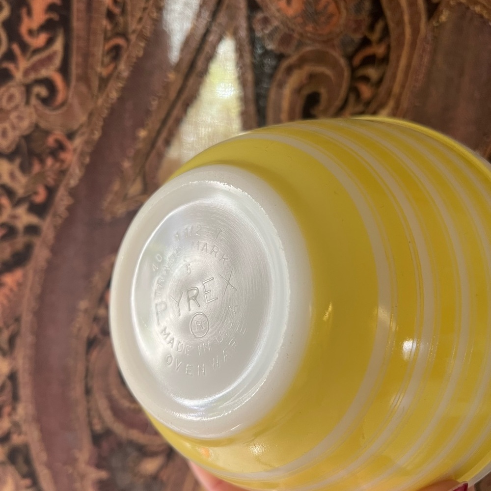 🍋 Vtg Yellow Stripe Pyrex 🍋 - Picture 3 of 11